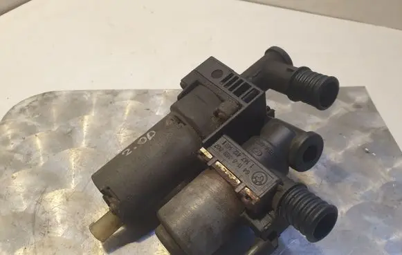 BMW 3 E46 Coolant heater control valve 8369807 1147412149