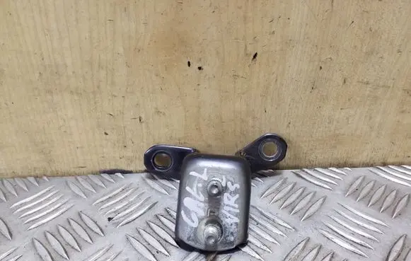 Toyota RAV 4 (XA20) Rear door upper hinge