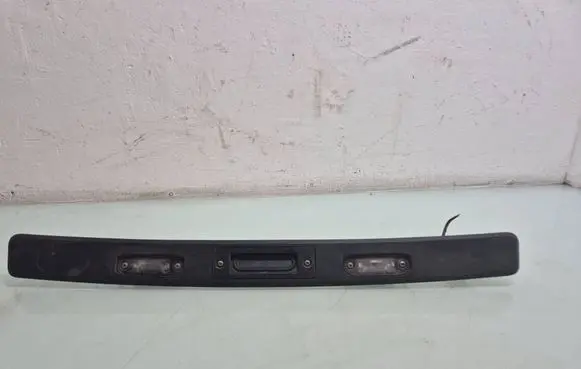 Volvo XC60 Trunk door license plate light bar 30753341