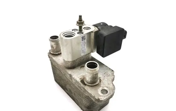 Oil filter mounting bracket