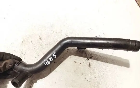Engine coolant pipe/hose