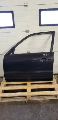Volkswagen PASSAT B4 Front door