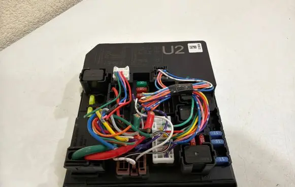 Nissan Leaf I (ZE0) Fuse box set 284B73NE0A
