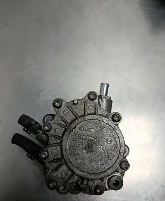 Skoda Octavia Mk2 (1Z) Vacuum pump 03G145209C