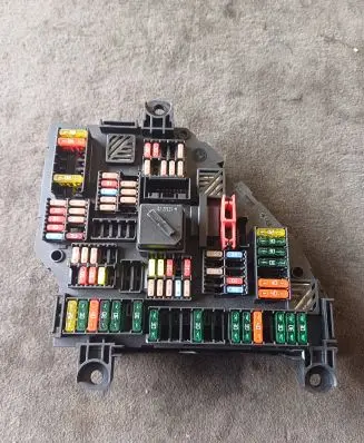 BMW 5 F10 F11 Fuse module 9264923 03190384 417033452