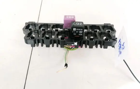 Volkswagen PASSAT B5 Fuse box set 8D0937503