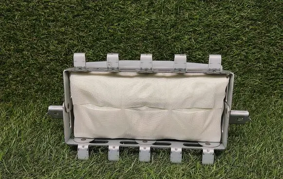 Nissan Leaf I (ZE0) Passenger airbag 0589P1000258