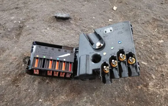 Mercedes-Benz E W211 Fuse module A2115461341