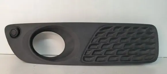 Volvo V70 Front bumper lower grill 30763109