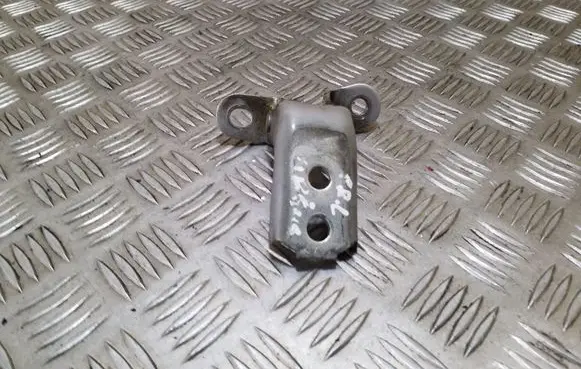 Toyota Avensis T270 Front door upper hinge