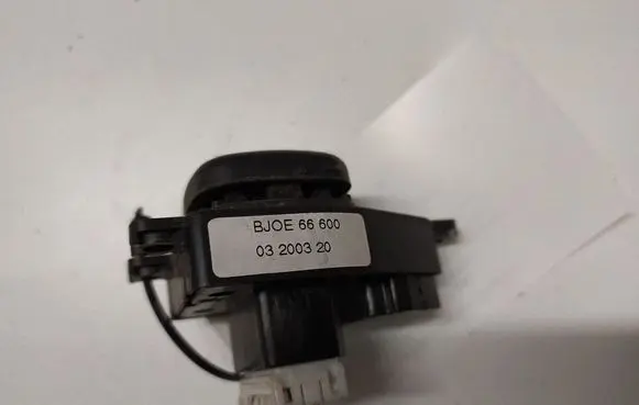 Mazda 3 I Wing mirror switch BJOE66600