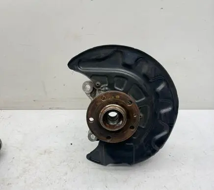 Front wheel hub
