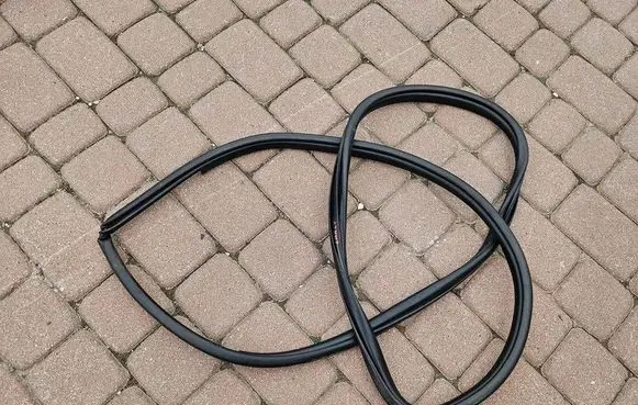 Toyota Camry VIII XV70 Rubber seal rear door OPELCZESCI.com-B68