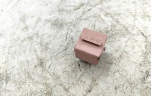 BMW 5 E39 ABS relay 0332019168