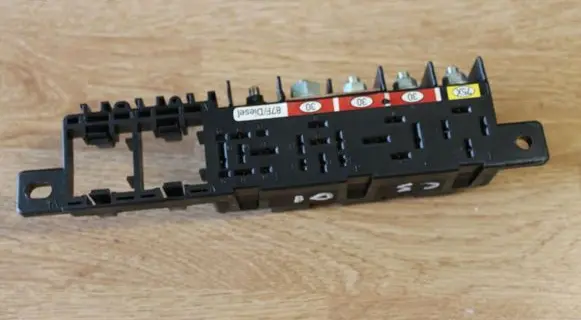 Audi A6 S6 C5 4B Fuse module 8L0941822A