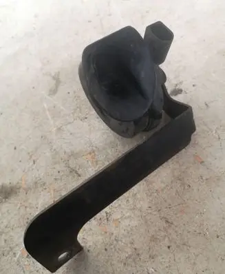 Volkswagen Touareg I Horn signal 7l6951185