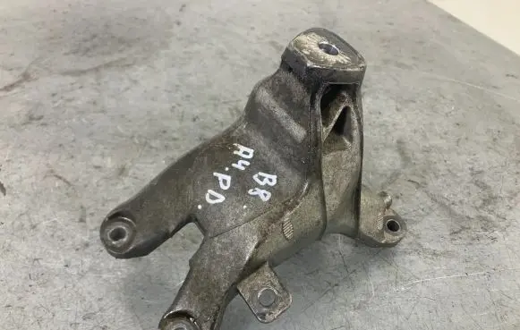 Audi A4 S4 B8 8K Engine mounting bracket 8K0199308AL