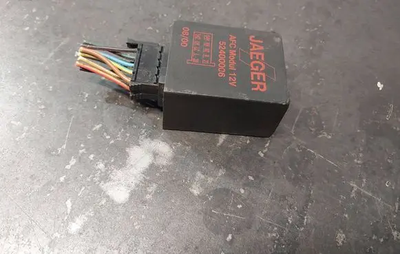 Audi A4 S4 B5 8D Other relay 52400006