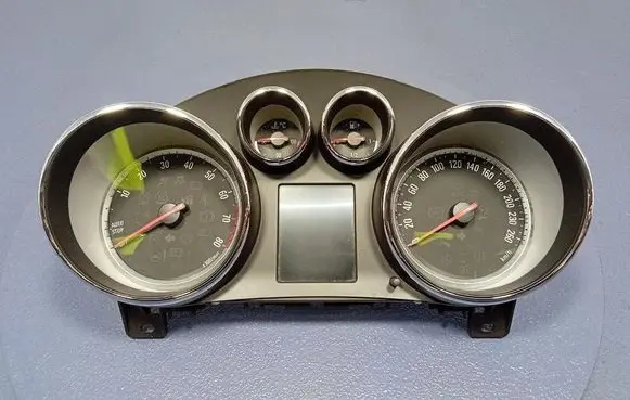 Opel Zafira C Speedometer (instrument cluster) 13460584