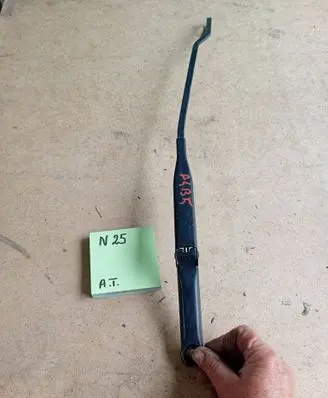 Audi A4 S4 B5 8D Rear wiper blade arm 23568932