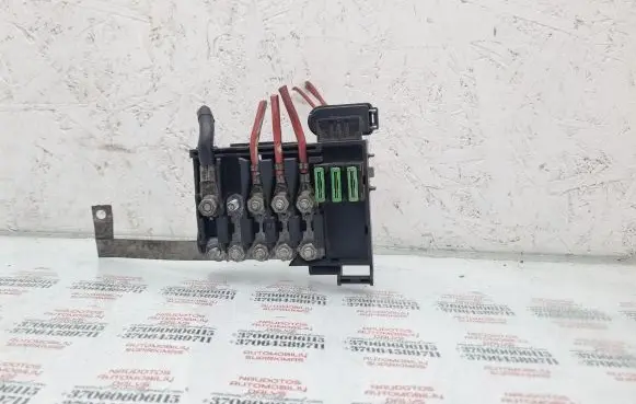 Volkswagen Golf IV Fuse module 1J0937773