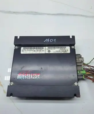 Volkswagen PASSAT B5.5 CD/DVD changer 12214129 VWZ4Z3A4077868