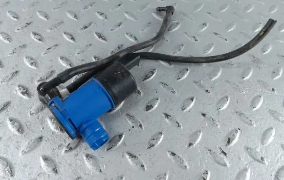 Dacia Sandero III Windscreen/windshield washer pump 9825894180 9825893480