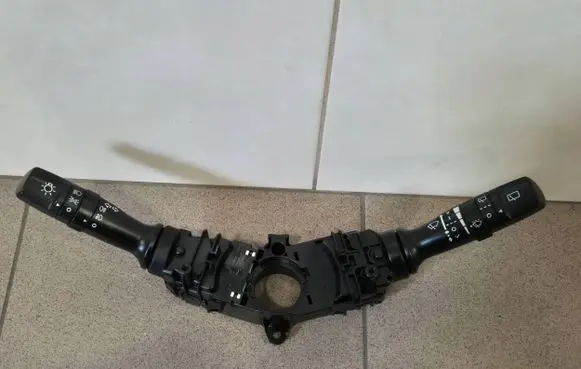 Hyundai ix35 Wiper turn signal indicator stalk/switch 3753MA2210