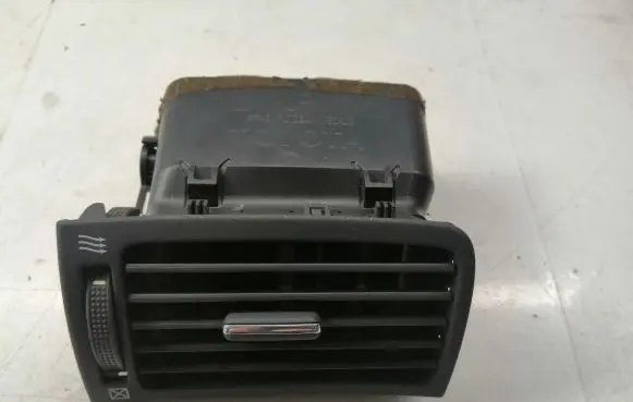 Toyota Avensis T250 Dashboard side air vent grill/cover trim 5565005130