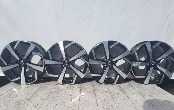 Nissan Qashqai R19 alloy rim 