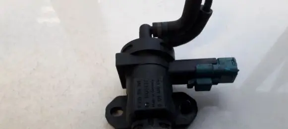 Citroen C5 Turbo solenoid valve 9635704380 0928400414