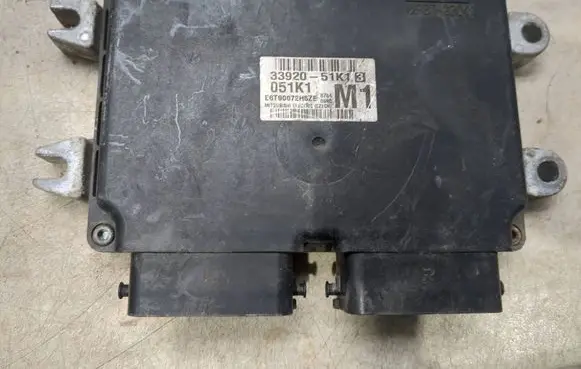 Opel Agila B Engine control unit/module 3392051K13 E6T90072H5ZE