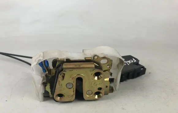 Subaru Forester SG Front door lock