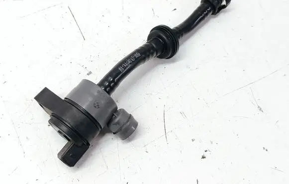 BMW 7 F01 F02 F03 F04 Breather valve 7619306