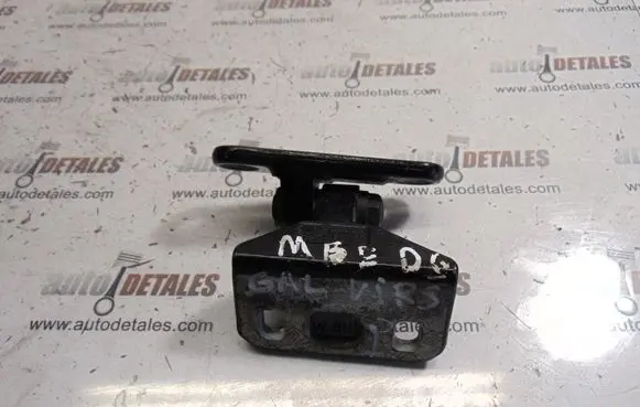 Mercedes-Benz E W211 Rear door upper hinge