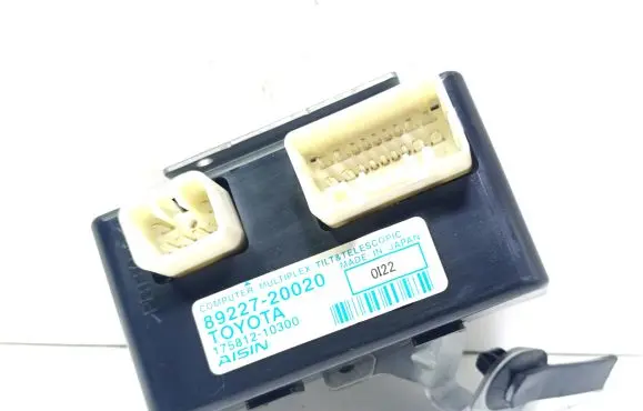 Toyota Avensis T270 Other control units/modules 17581210300