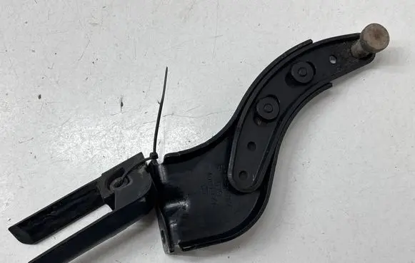 Volkswagen Caddy Sliding door upper roller guide/hinge 2K0843435B