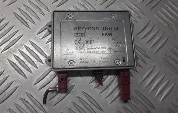 Audi A6 S6 C6 4F Sound amplifier 8E0035456B