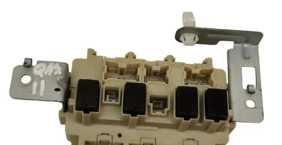 Nissan Qashqai Fuse box set 4EB0A