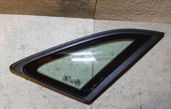 Audi Q3 8U Rear side window 8U0845300