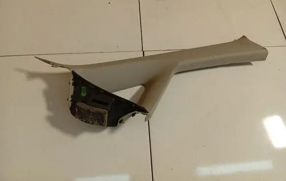 Toyota Auris 150 (C) pillar trim 6221002020