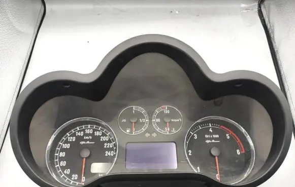 Alfa Romeo 147 Speedometer (instrument cluster) 156063178 1100803040