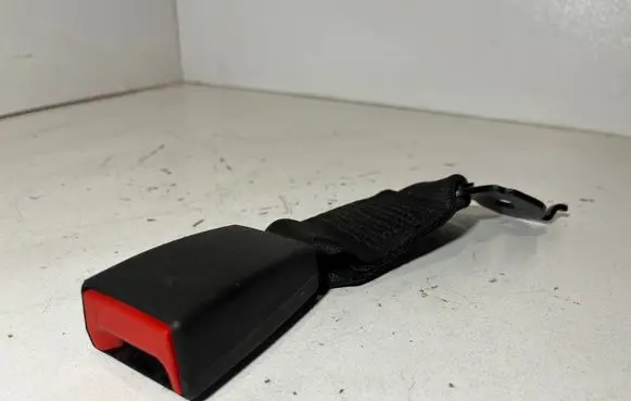 BMW M5 Middle seatbelt buckle (rear) 7238665 3060916Z 34027614B