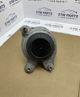 Mercedes-Benz C W205 Engine mount bracket 2052406617