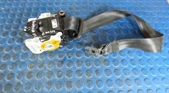 Skoda Octavia Mk3 (5E) Front seatbelt CART5E0857702 5E0857702