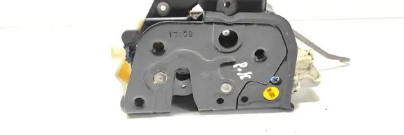 Audi A4 S4 B7 8E 8H Front door lock 8E2837015AA