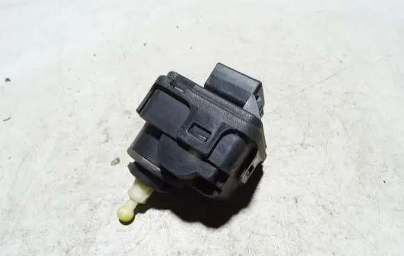 Headlight level adjustment motor
