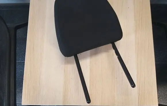 Citroen C4 III e-C4 Front seat headrest 