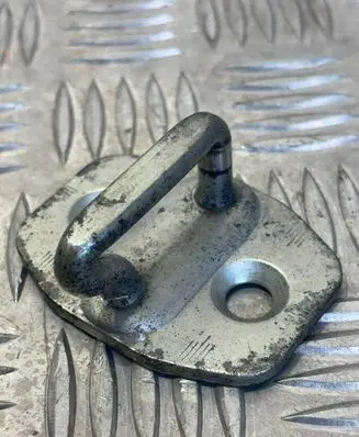 Mercedes-Benz Sprinter W901 W902 W903 W904 Front door lock loop/hook striker A9067200004 AL6R0