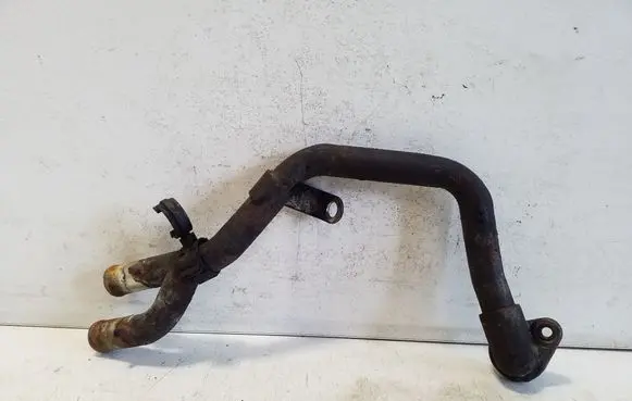 Engine coolant pipe/hose